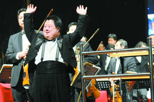 拍摄者回应编造女孩考上清华_远嫁非洲女孩回应_香港女孩回应孔庆东