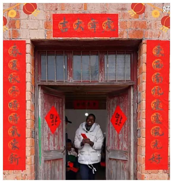 远嫁非洲女孩回应_当事女孩回应鲍毓明抛出聊天记录_尼日利亚总统回应被绑架女孩