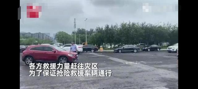 丈夫开豪车撞妻奔驰_奔驰插队阻碍救护车_奔驰c级车