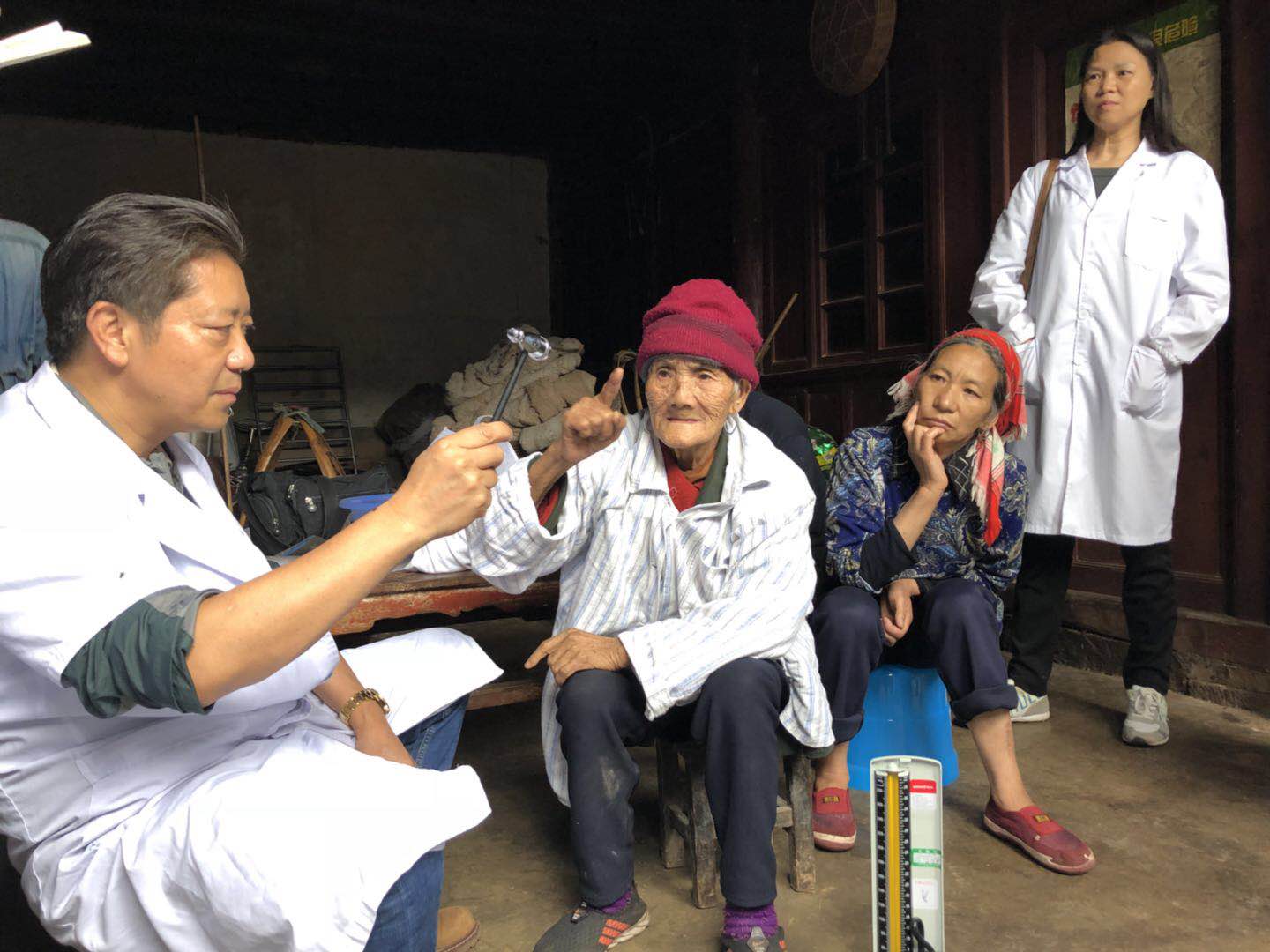 农村医务室扎堆输液_胃息肉输液可以输液治疗吗_农村调解室图片