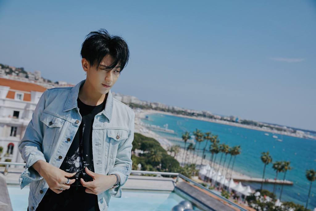 英国卫生部长确诊感染新冠肺炎_北京人民医院感染新冠肺炎_感染新冠为何浑身疼