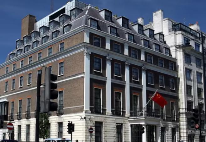 中国驻英领馆遭冲闯_美驻成都领馆现40包黑垃圾袋_中国驻阿姆斯特丹领馆