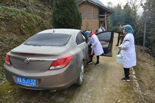 尤文无人感染新冠_新冠感染潮下的农村_伊朗第一副总统确诊感染新冠病毒