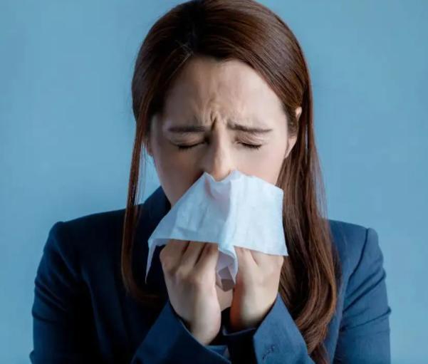 瑜伽洗鼻壶洗鼻时耳朵里总会进一点水耳朵有点疼_洗鼻壶能治好鼻炎_阳了洗鼻能缓解症状