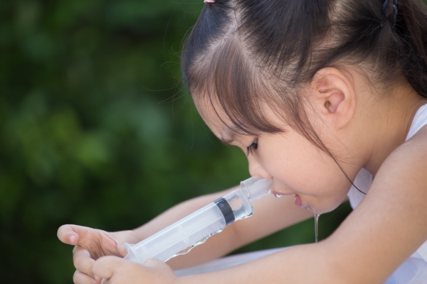 洗鼻器能治好鼻窦炎吗_洗鼻器能治好鼻炎吗_阳了洗鼻能缓解症状