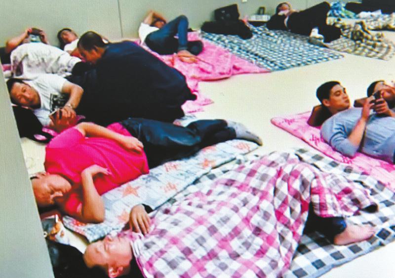 2014北京游客讲述香港撞船事故_2014国庆节假日入境游客数_入境韩国被关小黑屋？亲历游客讲述