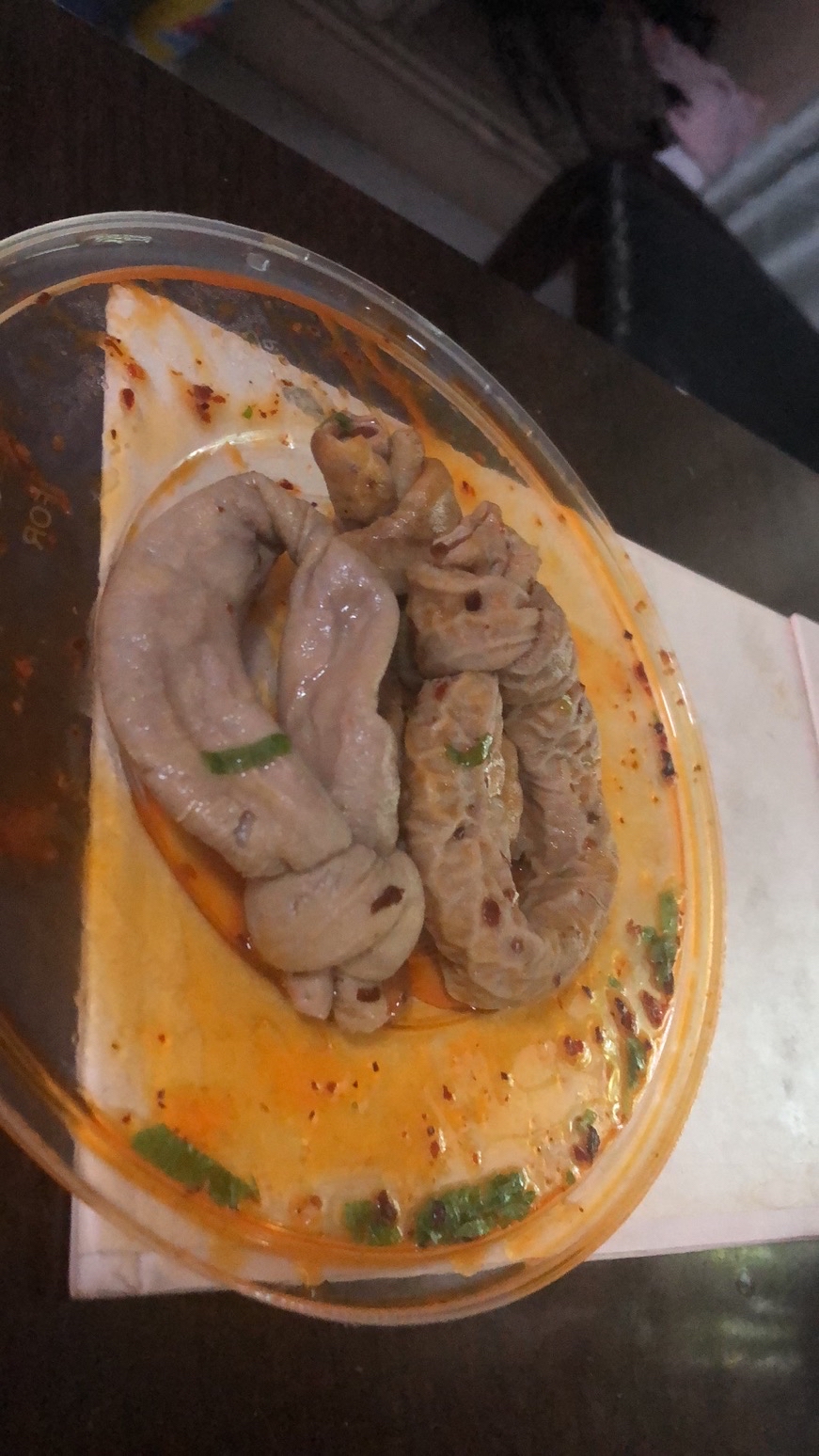 点肥肠吃出猪粪便_猪肥肠是黑色可以吃吗_蕨麻猪粪便