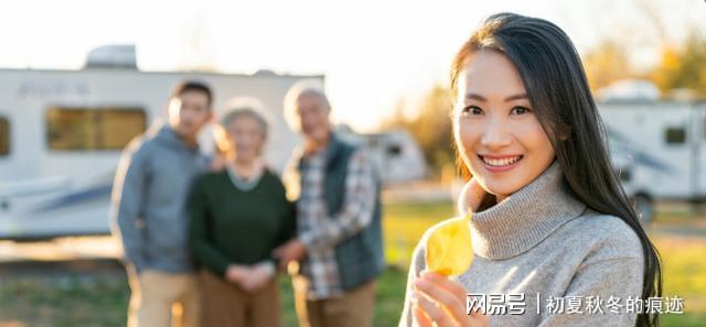 送父母礼物一般都送啥_能以父母的名义买二套房吗_女孩送父母一套房
