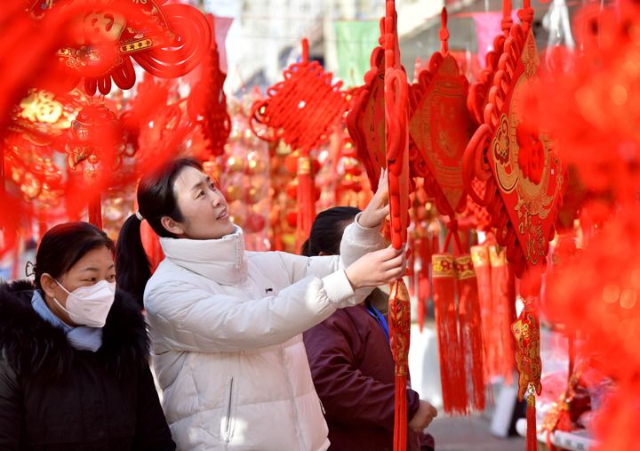 春节消费破万亿_春节消费市场红火_今年春节杭州消费变淡 春装销售