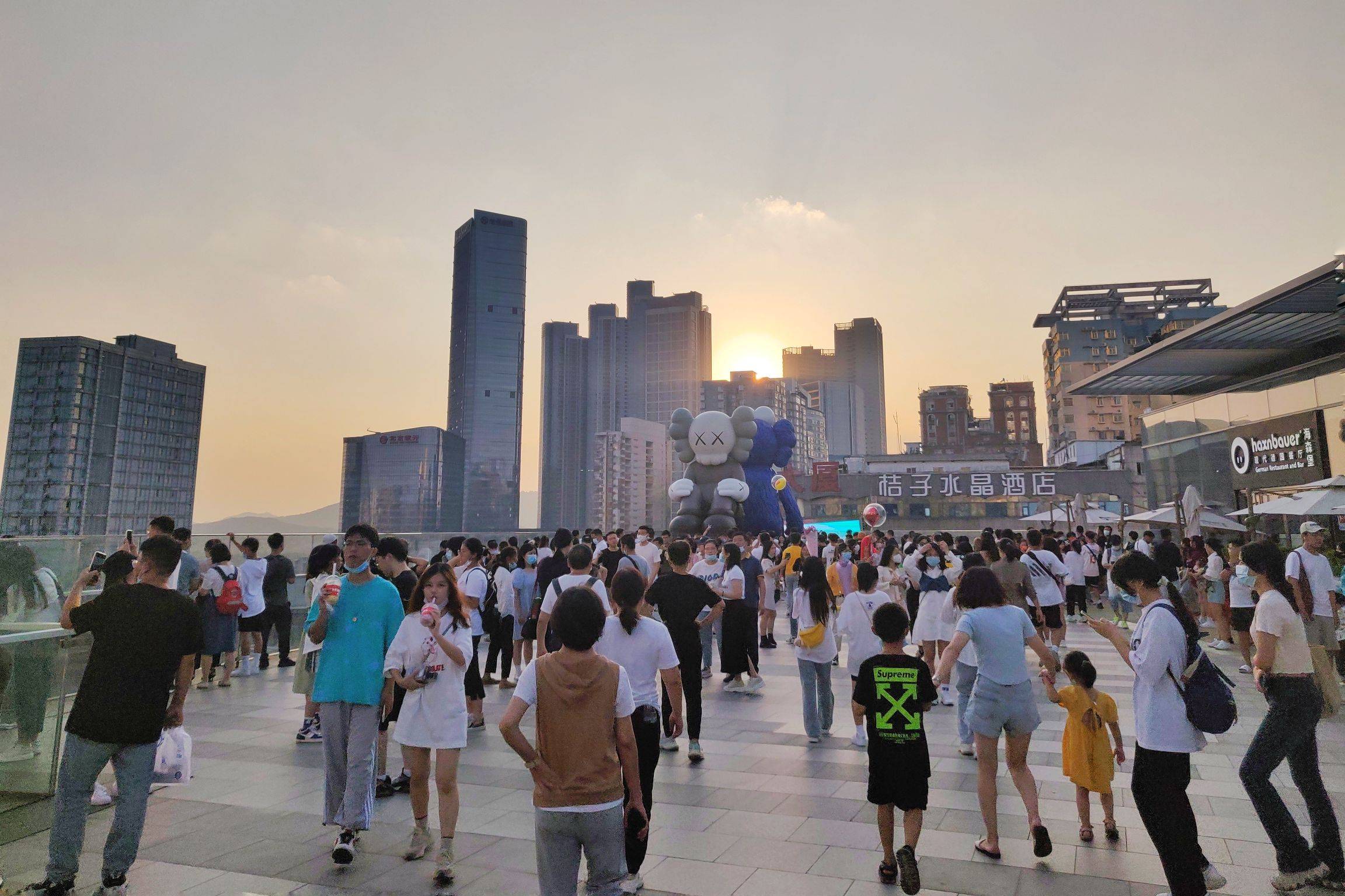 两游客遭老虎袭击 只因游客不听劝告私自下车闯大祸_长沙游客吐槽_神吐槽吐槽