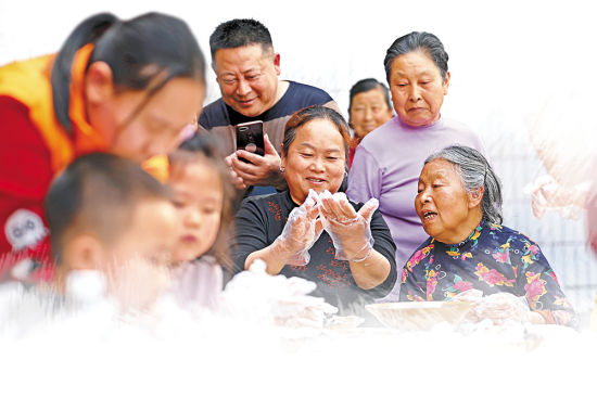 抱团养老_老人抱团养老15年后捐楼_山中抱团养老十年