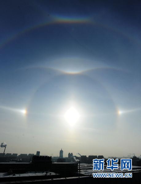 1月8日，长春天空出现的“幻日”。 新华社记者王昊飞摄