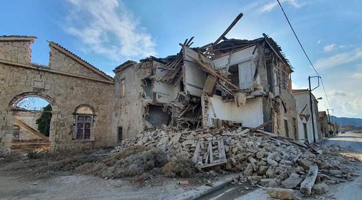 土耳其千年古堡倒塌_土耳其浴室还是土耳其浴女_夜袭吸血古堡