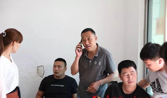 绑架原县委书记嫌犯:多次陷借贷纠纷_铜梁县委原书记_义乌县委原书记谢高华
