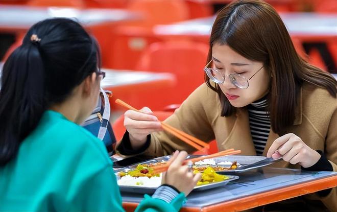 高校鼓励学生早起7点前早餐半价_给学生考试前鼓励话语_星巴克早餐时段半价券
