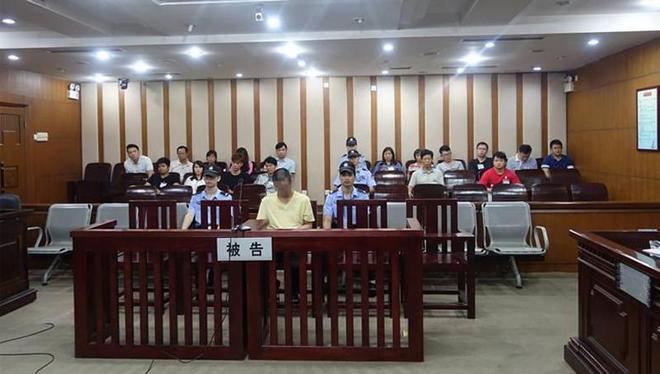先签谅解书还是先赔钱_脚扭伤了老板不赔钱怎么办_老板与警察冲突 赔钱获谅解后又被捕