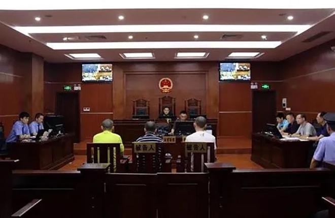 老板与警察冲突 赔钱获谅解后又被捕_先签谅解书还是先赔钱_脚扭伤了老板不赔钱怎么办