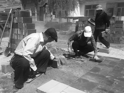 客厅地砖走双边效果图_老人撬走人行道地砖_f0媳妇被宝马撬走