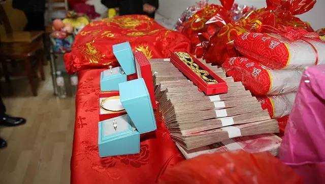 江西结婚彩礼多少钱_江西彩礼回礼一般回多少钱_江西决心刹住高彩礼