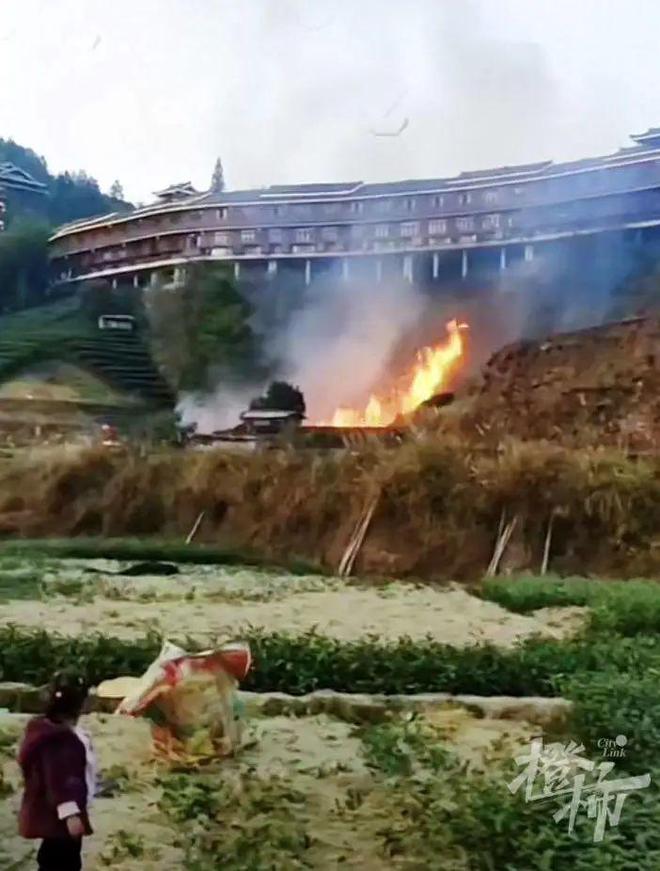 哈尔滨突发大火_广西著名景区三江布央突发大火_沧州市场突发大火原因