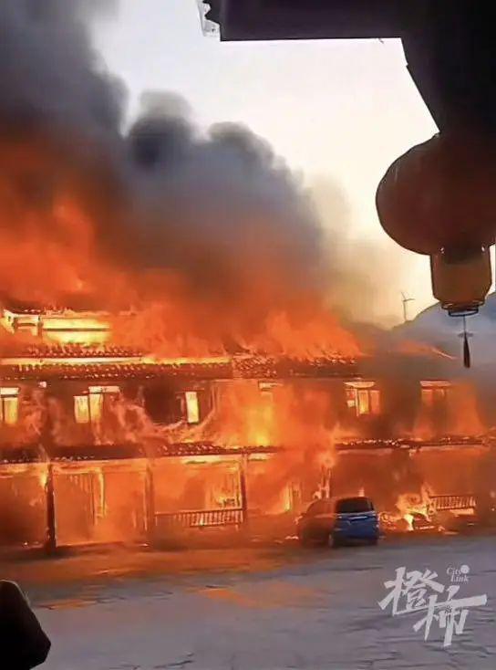哈尔滨突发大火_广西著名景区三江布央突发大火_沧州市场突发大火原因