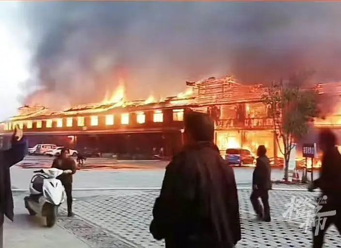 长沙旅游大巴突发大火_广西著名景区三江布央突发大火_广西三江丹洲景区