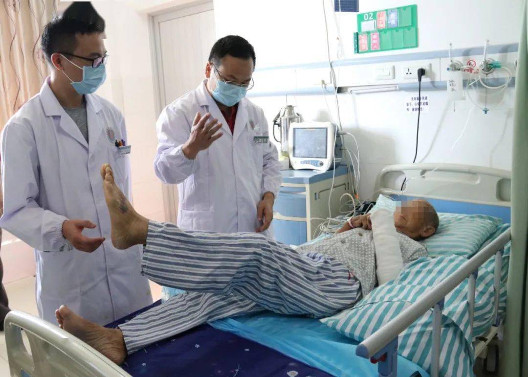 潘纳茜医院的医生如何接诊_医院回应医生不接诊_男科接诊医生开发套路