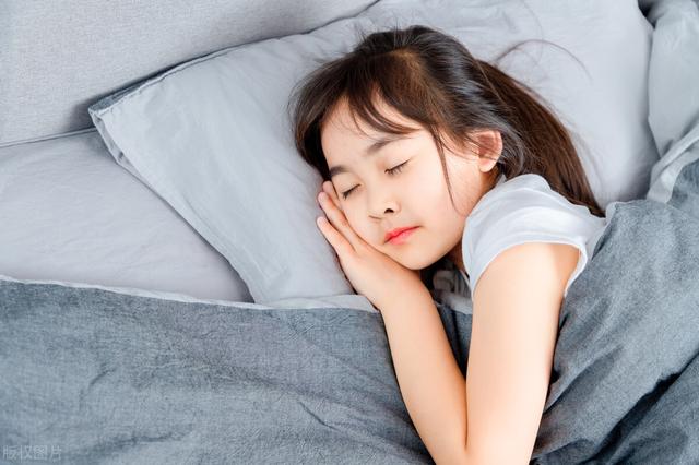 睡眠时间短4小时就醒了_8小时睡眠论或为错_每天最佳睡眠是几小时