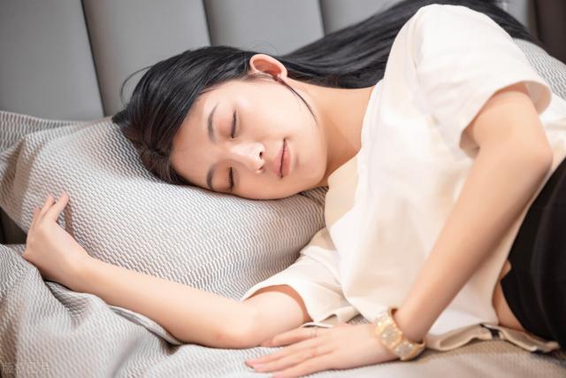 8小时睡眠论或为错_每天最佳睡眠是几小时_睡眠时间短4小时就醒了