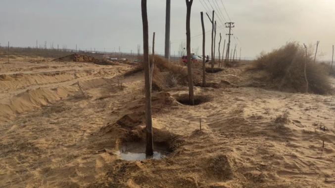 通报林场主跪地求水_跪地求原谅的图片_主当我无助的时候来到主前求