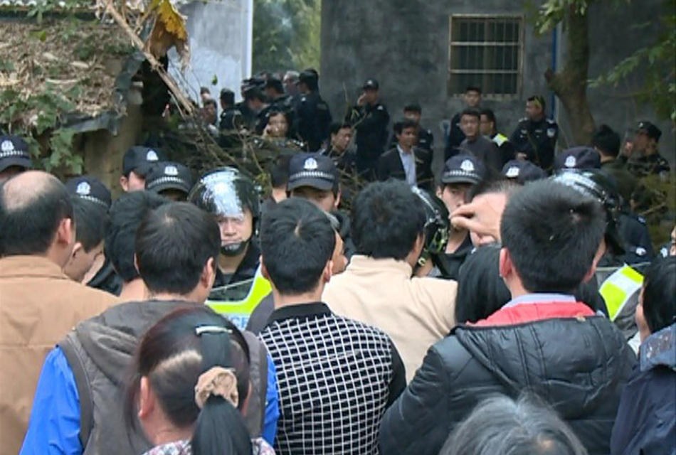 五一节挖笋的作文4_村民组长有权不通过村民同意私自出让承包林地吗_村民挖笋时与承包方起冲突多人受伤