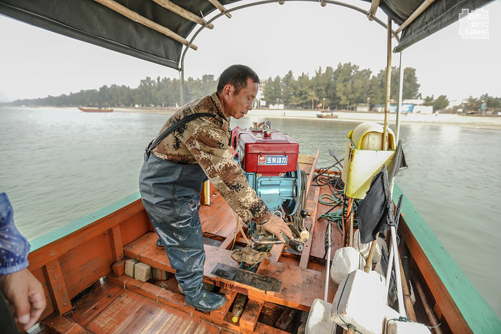奔巴岛的海上漂浮旅馆_坦桑尼亚海上漂浮酒店_渔民发现海上漂浮大量名牌香烟