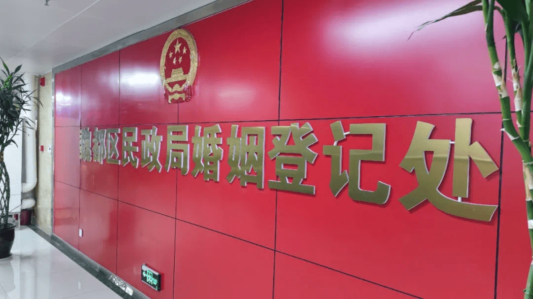 晒证女自称鄙视富二代拜金女_男子晒9本结婚证_男子晒照炫耀猎捕