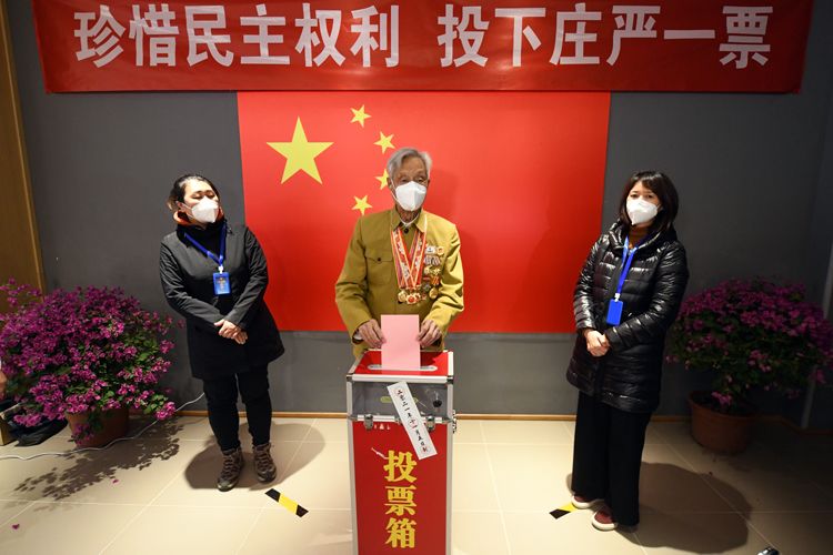 俄媒：拜登已押下最后的赌注_俄媒中国三代机发动机都不达标 歼20难成功_俄媒中国人崇拜普京