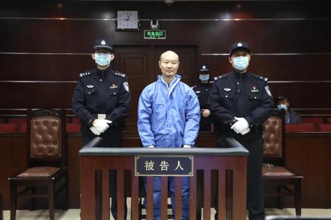成都14岁女生坠亡案嫌疑人被批捕_成都警方回应49中学生坠亡事件_姐弟坠亡案母亲回应