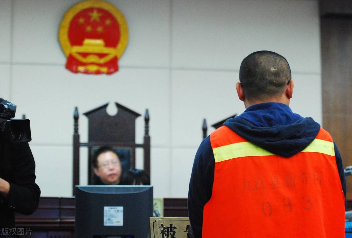 姐弟坠亡案母亲回应_成华区回应学生坠亡家长早看过监控_马跃地铁坠亡案真相