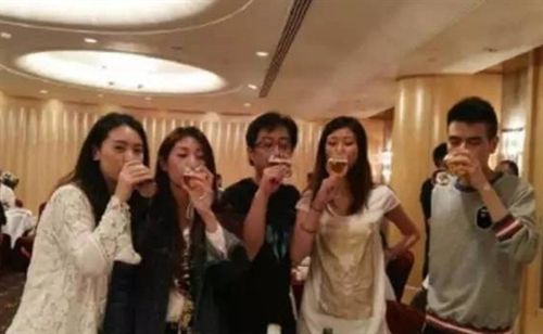安徽杀妻煮吃尸案图_河北杀妻烹尸案视频_上海杀妻藏尸案背后