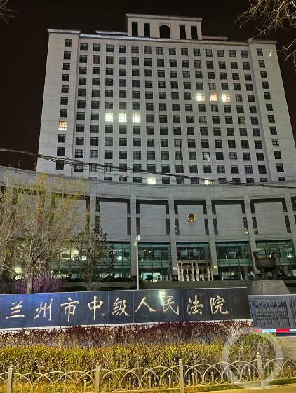 2013年湖南城管打死瓜农_正阳县瓜贩刺死城管一案开庭_兰州“瓜农刺死城管”案4年后开庭