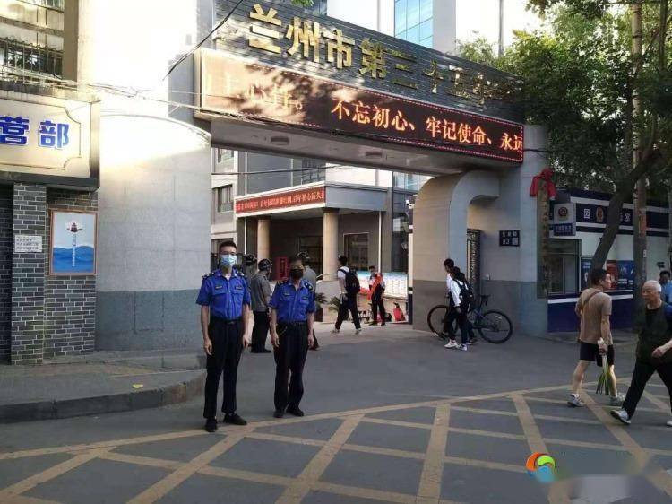2013年湖南城管打死瓜农_正阳县瓜贩刺死城管一案开庭_兰州“瓜农刺死城管”案4年后开庭