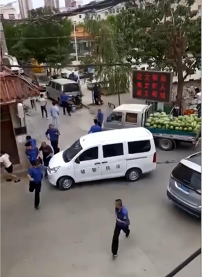 兰州“瓜农刺死城管”案4年后开庭_沈阳小贩刺死城管案判决_正阳县瓜贩刺死城管一案开庭