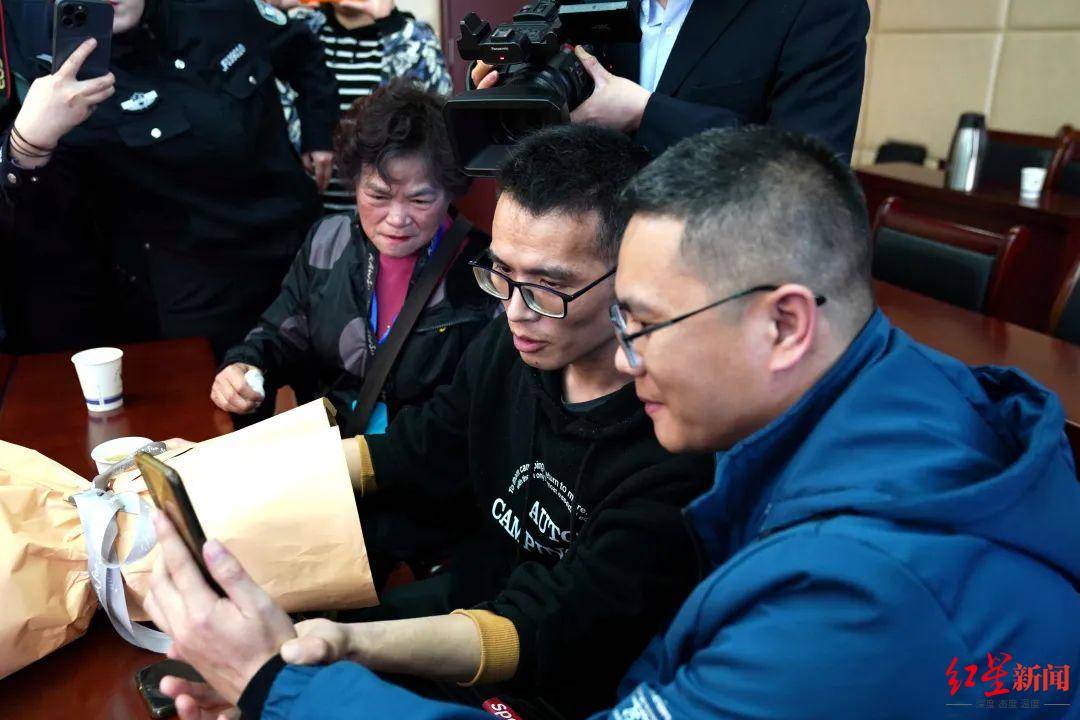 失踪多年的妻子找到_贵州失踪母子已找到_警察找到失踪美国小女孩