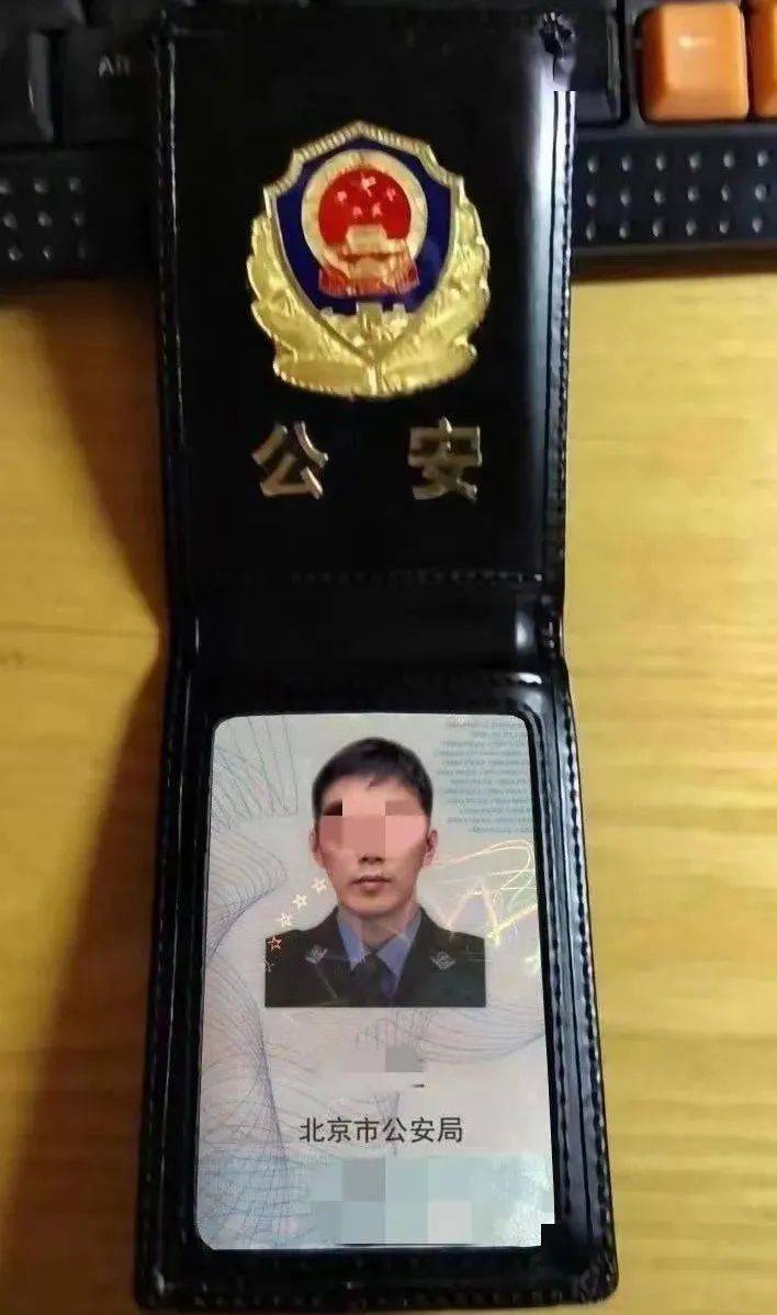 假军车偷逃过路费案_查获假军车视频_男子开假军车被查