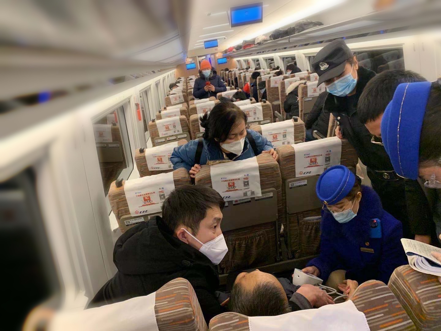 老人乘坐公交车突发疾病_老人突发疾病_突发疾病遇医生天团
