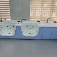 新生儿护理台 婴儿游泳池 宝宝洗浴中心 洗礼池