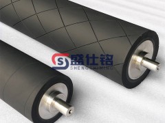 轻量化革命驱动工业提速 碳纤维包胶辊迎来爆发式增长